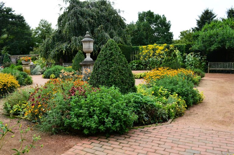 Transforming Your Outdoors: The Art and Science of Retaining Wall Construction